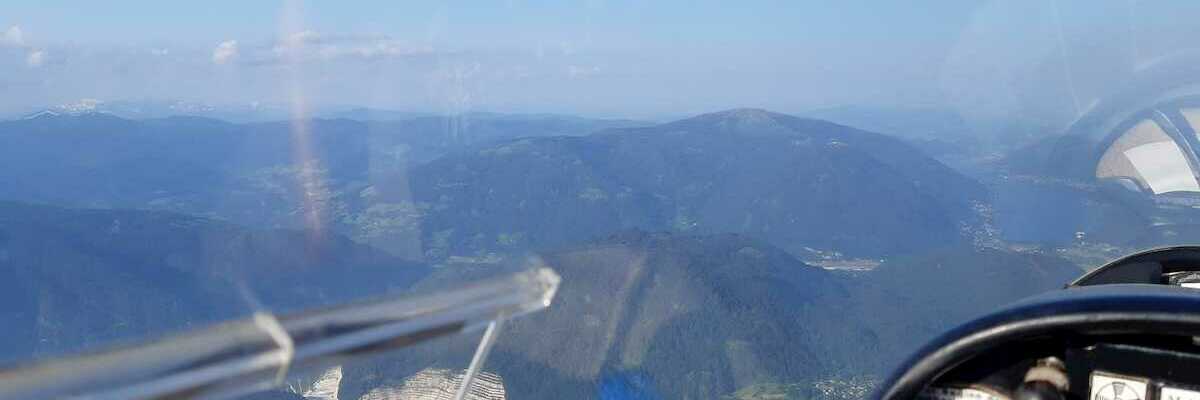 Flugwegposition um 16:14:29: Aufgenommen in der Nähe von Villach, Österreich in 2175 Meter